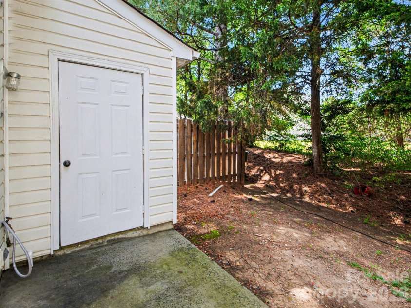2132 Preakness Court, Charlotte, NC 28273.  MLS# CAR4370965, YatesRealty ID 14533. Storage room