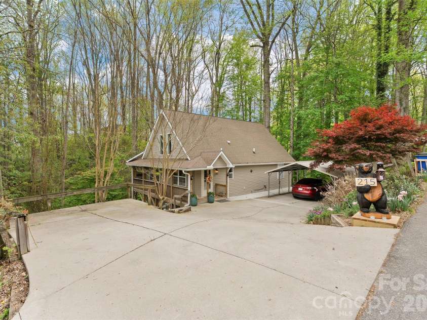 215 Atkins Loop, Lake Junaluska, NC 28745.  MLS# CAR4359248, YatesRealty ID 14536. 