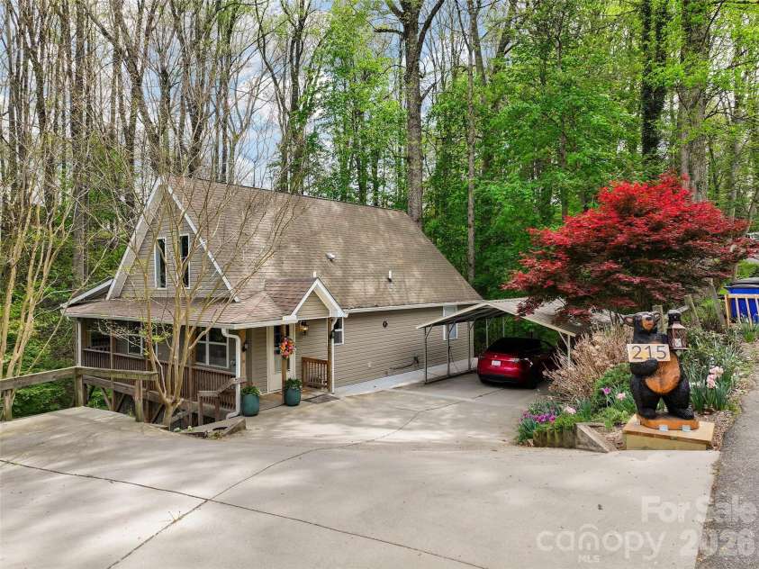 215 Atkins Loop, Lake Junaluska, NC 28745.  MLS# CAR4359248, YatesRealty ID 14536. 