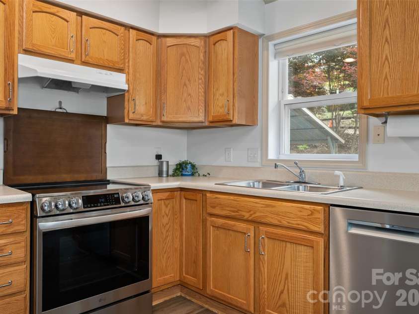 215 Atkins Loop, Lake Junaluska, NC 28745.  MLS# CAR4359248, YatesRealty ID 14536. 