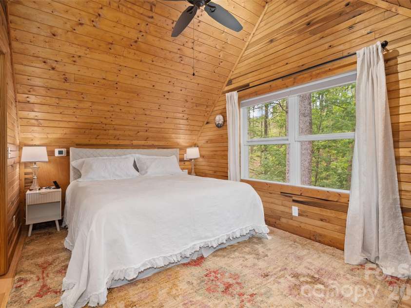 215 Atkins Loop, Lake Junaluska, NC 28745.  MLS# CAR4359248, YatesRealty ID 14536. 