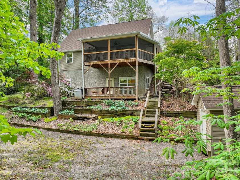 215 Atkins Loop, Lake Junaluska, NC 28745.  MLS# CAR4359248, YatesRealty ID 14536. 