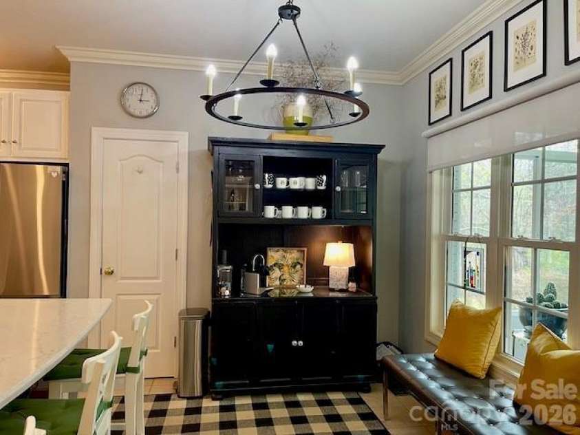 4945 Brookridge Drive, Hickory, NC 28601.  MLS# CAR4360222, YatesRealty ID 14537. 