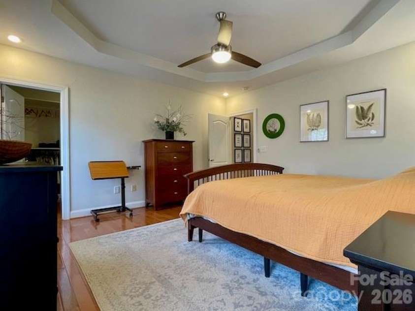 4945 Brookridge Drive, Hickory, NC 28601.  MLS# CAR4360222, YatesRealty ID 14537. 