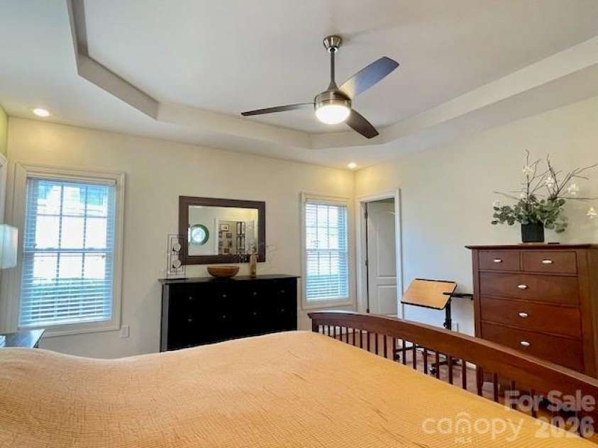 4945 Brookridge Drive, Hickory, NC 28601.  MLS# CAR4360222, YatesRealty ID 14537. 