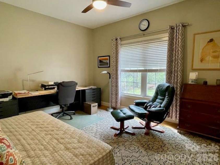 4945 Brookridge Drive, Hickory, NC 28601.  MLS# CAR4360222, YatesRealty ID 14537. 