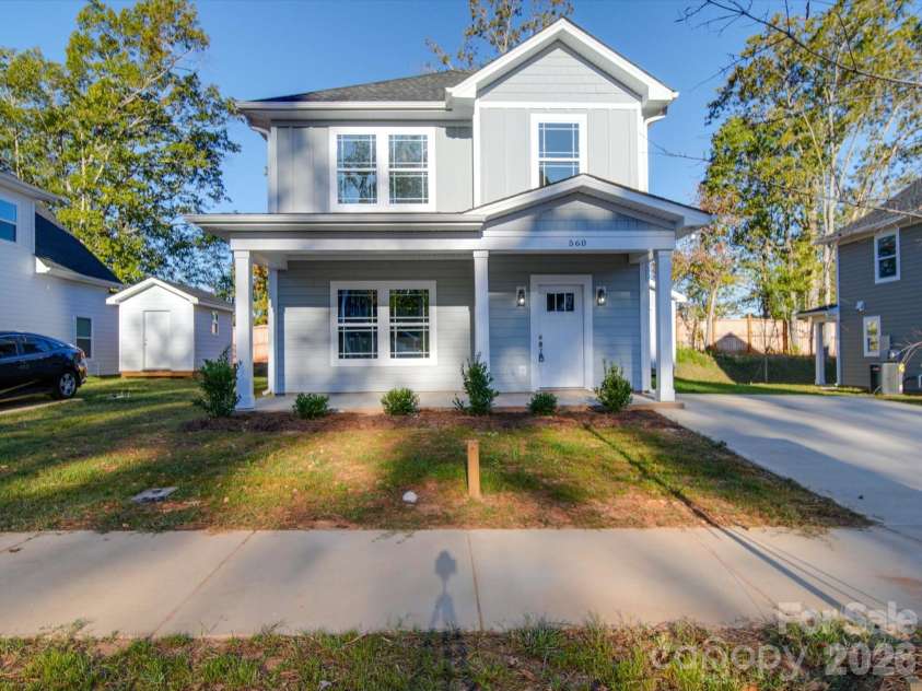 560 Geneva Circle, Gastonia, NC 28056.  MLS# CAR4186288, YatesRealty ID 14538. 