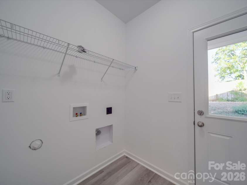 560 Geneva Circle, Gastonia, NC 28056.  MLS# CAR4186288, YatesRealty ID 14538. 