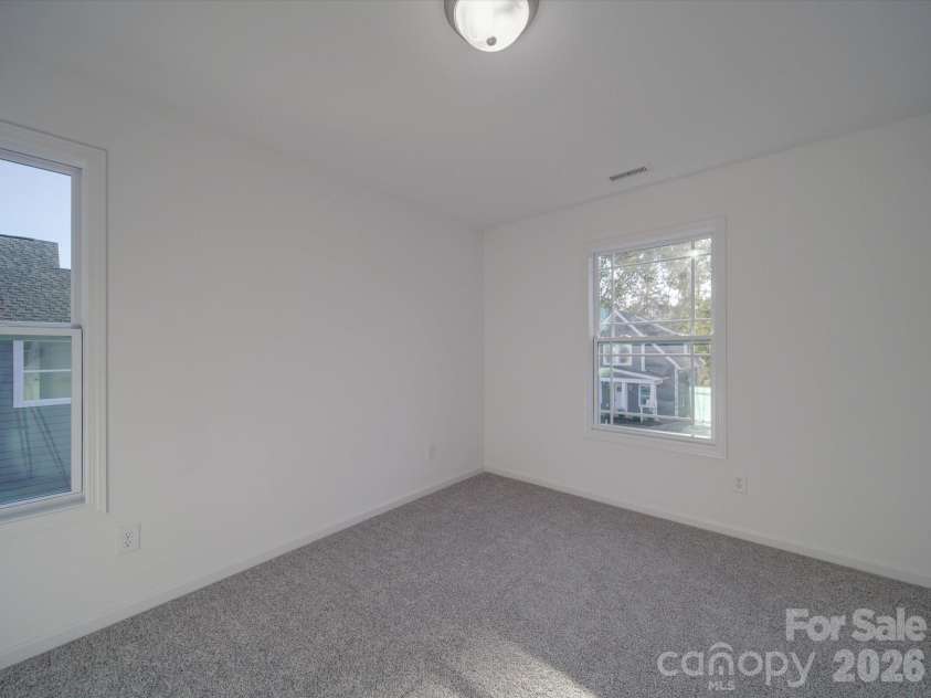 560 Geneva Circle, Gastonia, NC 28056.  MLS# CAR4186288, YatesRealty ID 14538. 