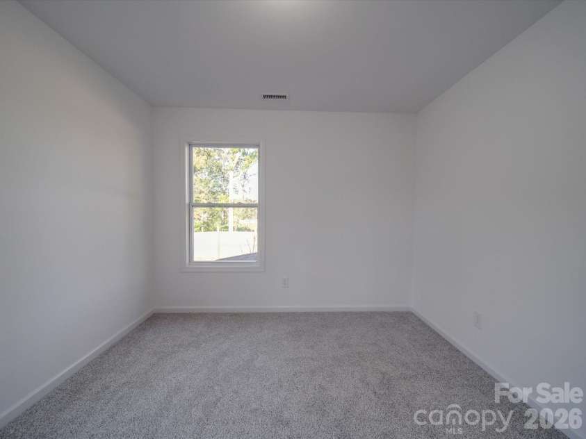 560 Geneva Circle, Gastonia, NC 28056.  MLS# CAR4186288, YatesRealty ID 14538. 
