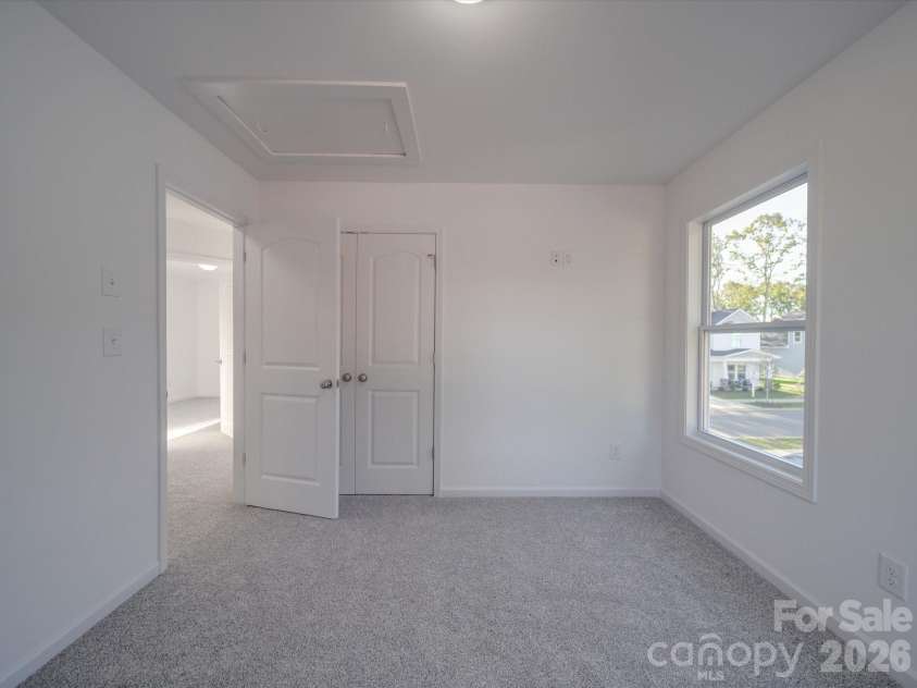 560 Geneva Circle, Gastonia, NC 28056.  MLS# CAR4186288, YatesRealty ID 14538. 