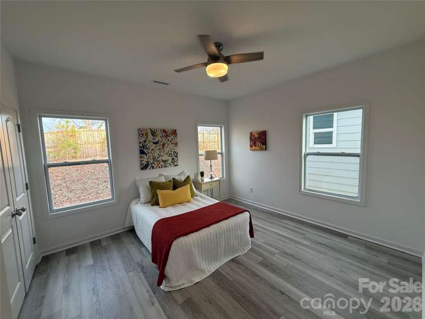 560 Geneva Circle, Gastonia, NC 28056.  MLS# CAR4186288, YatesRealty ID 14538. 
