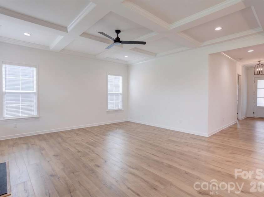 471 Lucky Drive, Concord, NC 28027.  MLS# CAR4281393, YatesRealty ID 14539. 