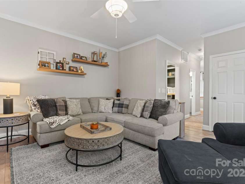 107 Claremont Way, Mooresville, NC 28117.  MLS# CAR4318678, YatesRealty ID 1454. 