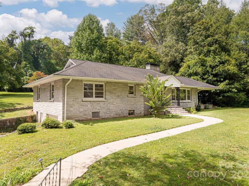 789 Hendersonville Road, Biltmore Forest, NC 28803.  MLS# CAR4184766, YatesRealty ID 1454. 