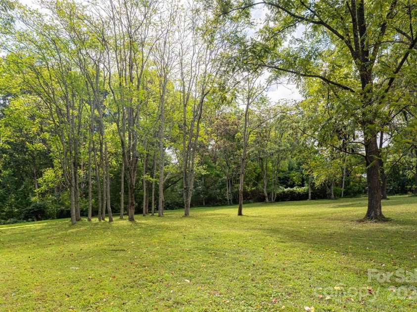 789 Hendersonville Road, Biltmore Forest, NC 28803.  MLS# CAR4184766, YatesRealty ID 1454. 