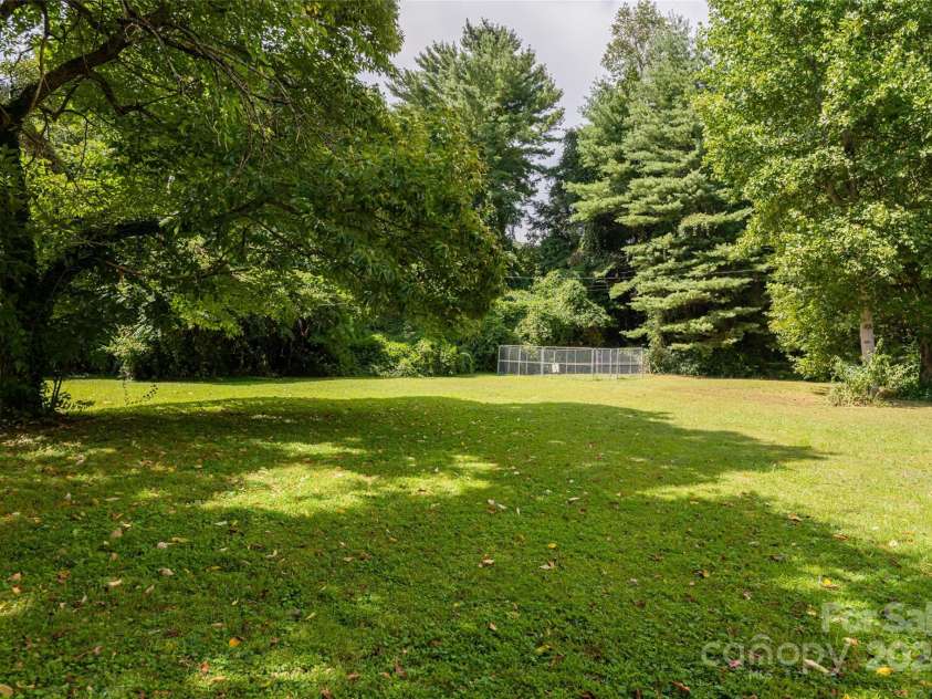 789 Hendersonville Road, Biltmore Forest, NC 28803.  MLS# CAR4184766, YatesRealty ID 1454. 