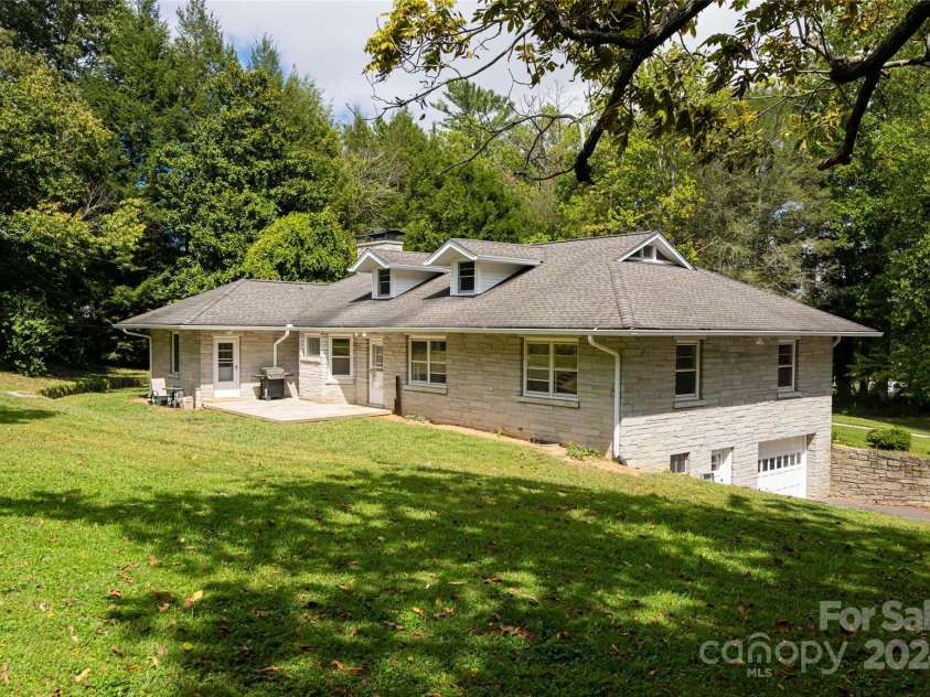 789 Hendersonville Road, Biltmore Forest, NC 28803.  MLS# CAR4184766, YatesRealty ID 1454. 