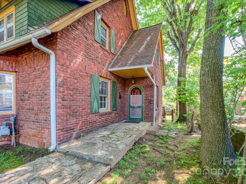 69 Austin Avenue, Asheville, NC 28801.  MLS# CAR4261007, YatesRealty ID 14540. 