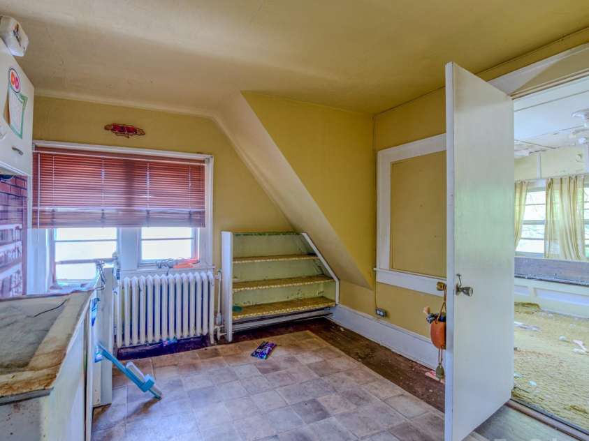 69 Austin Avenue, Asheville, NC 28801.  MLS# CAR4261007, YatesRealty ID 14540. 