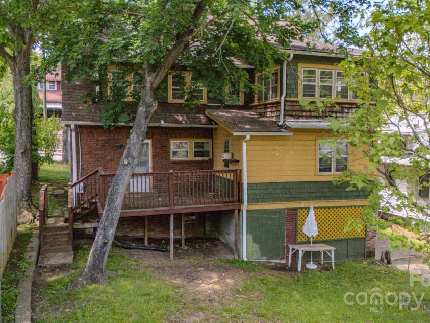 69 Austin Avenue, Asheville, NC 28801.  MLS# CAR4261007, YatesRealty ID 14540. 