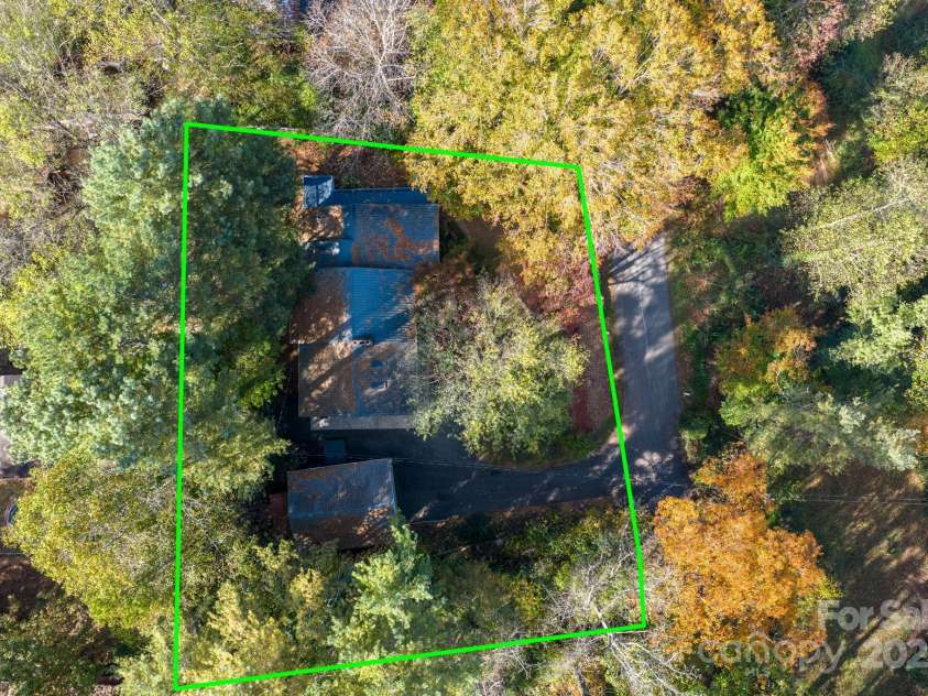 820 Peacehaven Place, Lenoir, NC 28645.  MLS# CAR4315958, YatesRealty ID 14540. 
