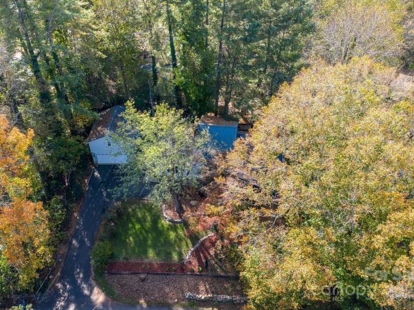 820 Peacehaven Place, Lenoir, NC 28645.  MLS# CAR4315958, YatesRealty ID 14540. 