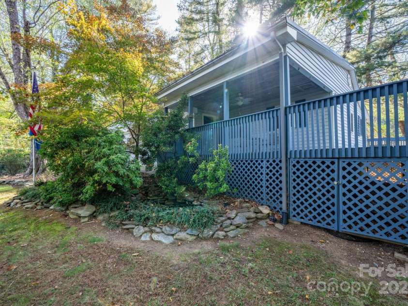 820 Peacehaven Place, Lenoir, NC 28645.  MLS# CAR4315958, YatesRealty ID 14540. 