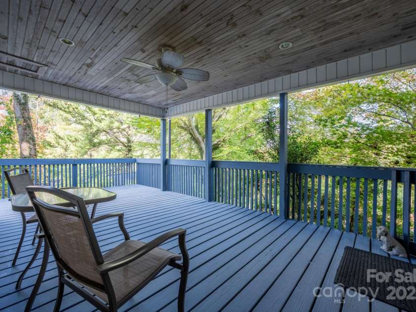 820 Peacehaven Place, Lenoir, NC 28645.  MLS# CAR4315958, YatesRealty ID 14540. 
