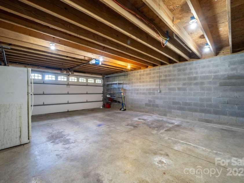 820 Peacehaven Place, Lenoir, NC 28645.  MLS# CAR4315958, YatesRealty ID 14540. 