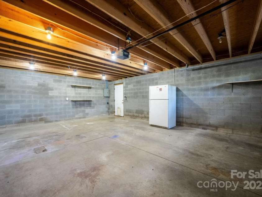 820 Peacehaven Place, Lenoir, NC 28645.  MLS# CAR4315958, YatesRealty ID 14540. 