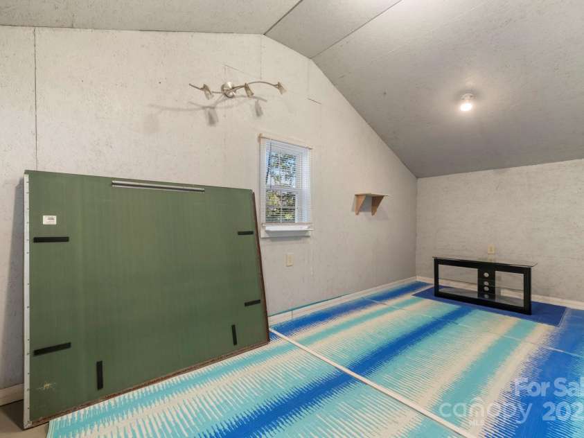 820 Peacehaven Place, Lenoir, NC 28645.  MLS# CAR4315958, YatesRealty ID 14540. 