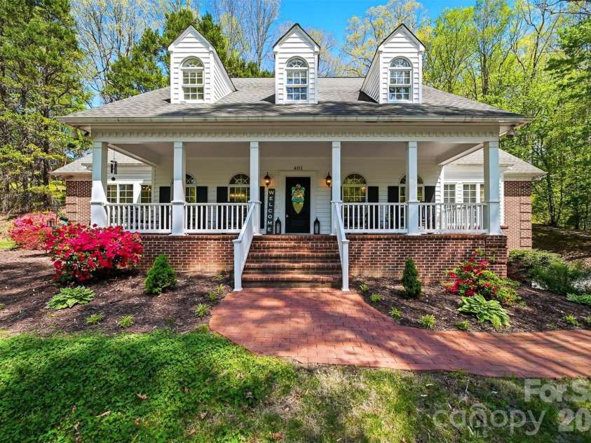 401 Stonecroft Drive, Lenoir, NC 28645.  MLS# CAR4368278, YatesRealty ID 14542. 