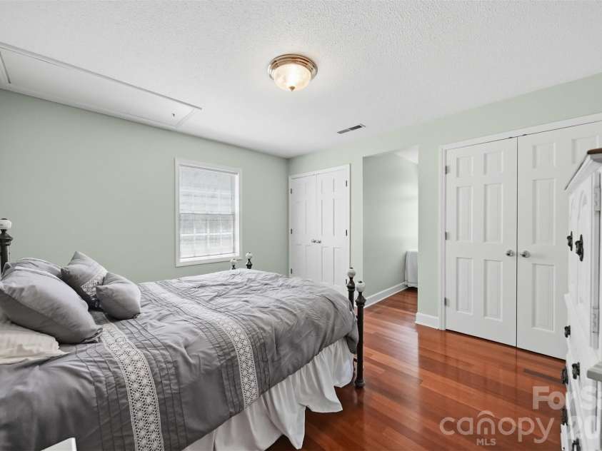 401 Stonecroft Drive, Lenoir, NC 28645.  MLS# CAR4368278, YatesRealty ID 14542. 