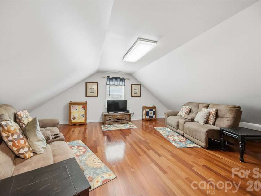 401 Stonecroft Drive, Lenoir, NC 28645.  MLS# CAR4368278, YatesRealty ID 14542. 