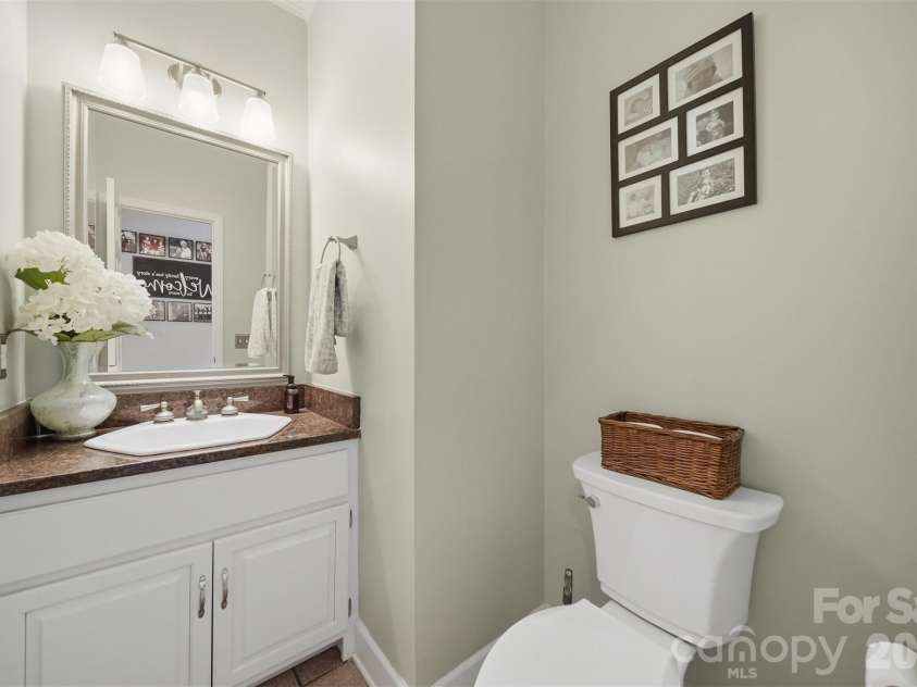 401 Stonecroft Drive, Lenoir, NC 28645.  MLS# CAR4368278, YatesRealty ID 14542. 