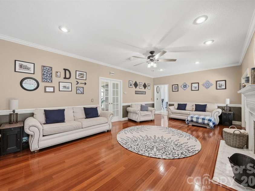 401 Stonecroft Drive, Lenoir, NC 28645.  MLS# CAR4368278, YatesRealty ID 14542. 