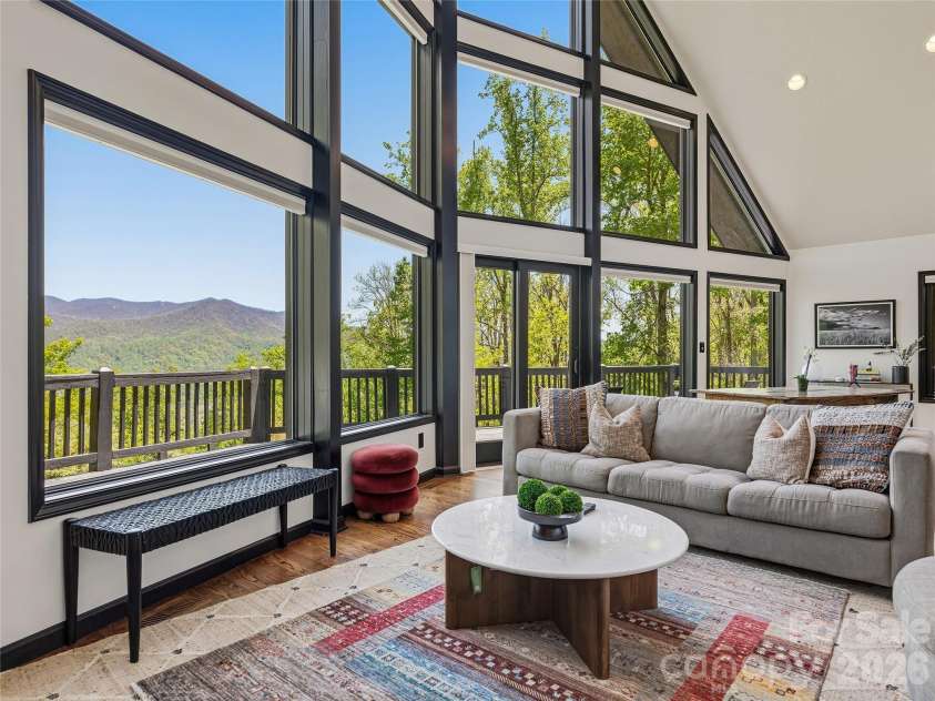 110 North Knob Lane, Weaverville, NC 28787.  MLS# CAR4370208, YatesRealty ID 14543. 