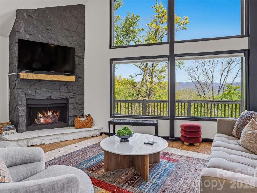 110 North Knob Lane, Weaverville, NC 28787.  MLS# CAR4370208, YatesRealty ID 14543. 