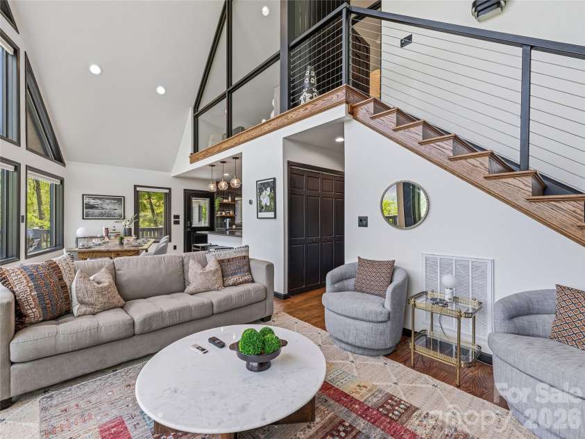 110 North Knob Lane, Weaverville, NC 28787.  MLS# CAR4370208, YatesRealty ID 14543. 