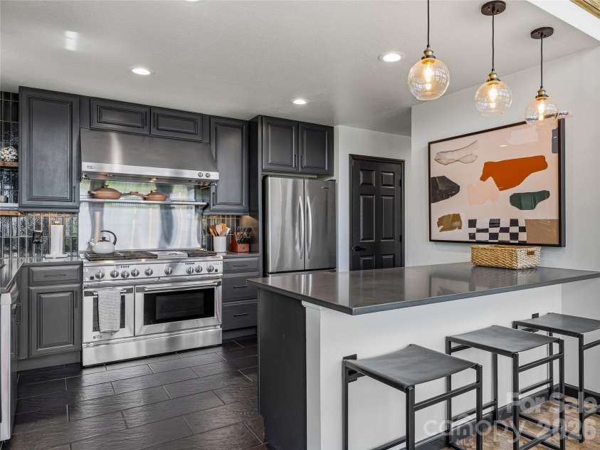 110 North Knob Lane, Weaverville, NC 28787.  MLS# CAR4370208, YatesRealty ID 14543. 