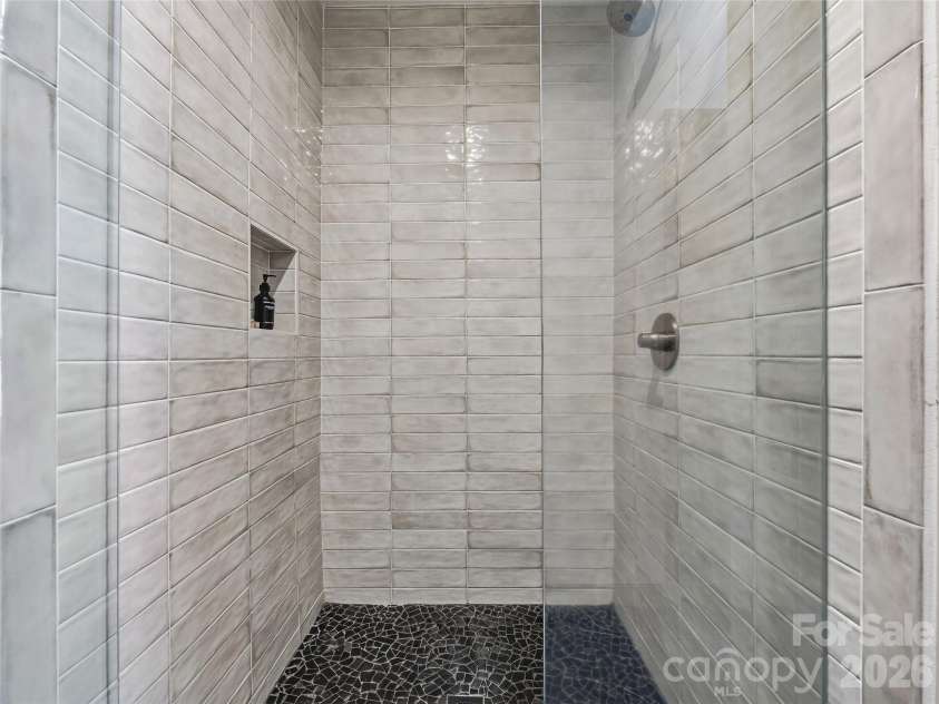 110 North Knob Lane, Weaverville, NC 28787.  MLS# CAR4370208, YatesRealty ID 14543. 