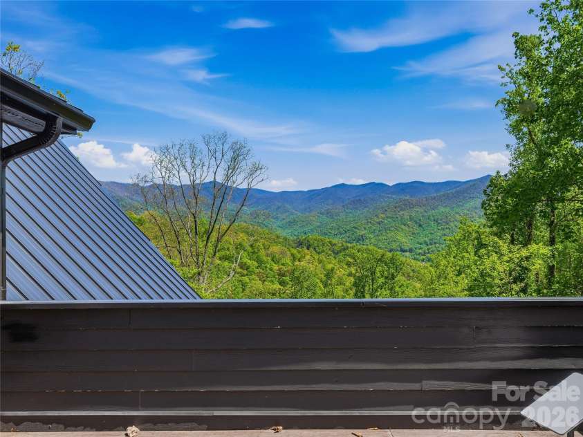 110 North Knob Lane, Weaverville, NC 28787.  MLS# CAR4370208, YatesRealty ID 14543. 