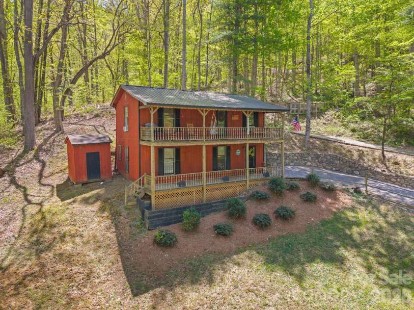 149 Greentree Lane, Canton, NC 28716.  MLS# CAR4372851, YatesRealty ID 14546. 