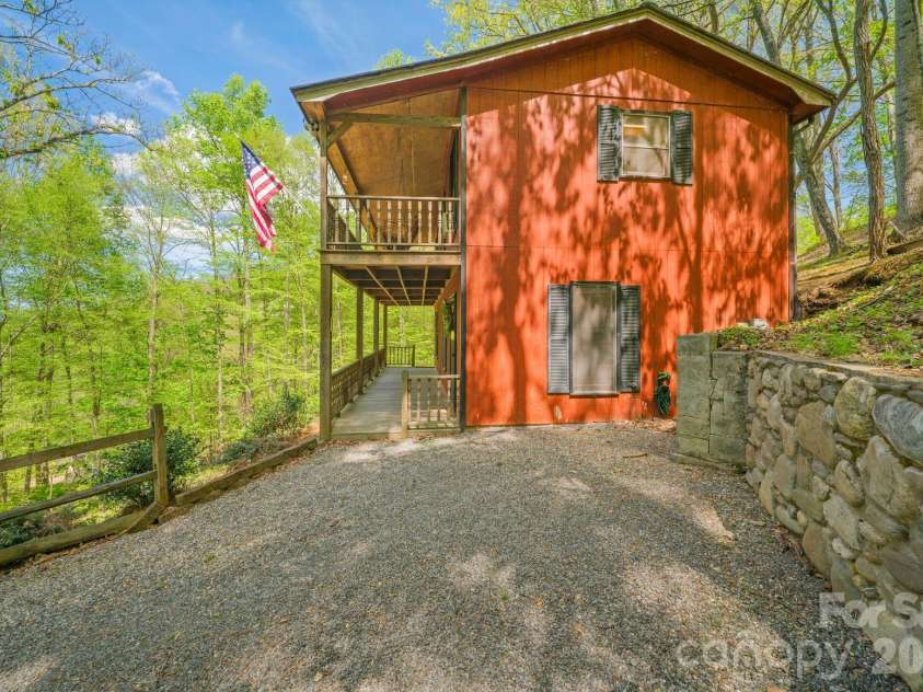 149 Greentree Lane, Canton, NC 28716.  MLS# CAR4372851, YatesRealty ID 14546. 