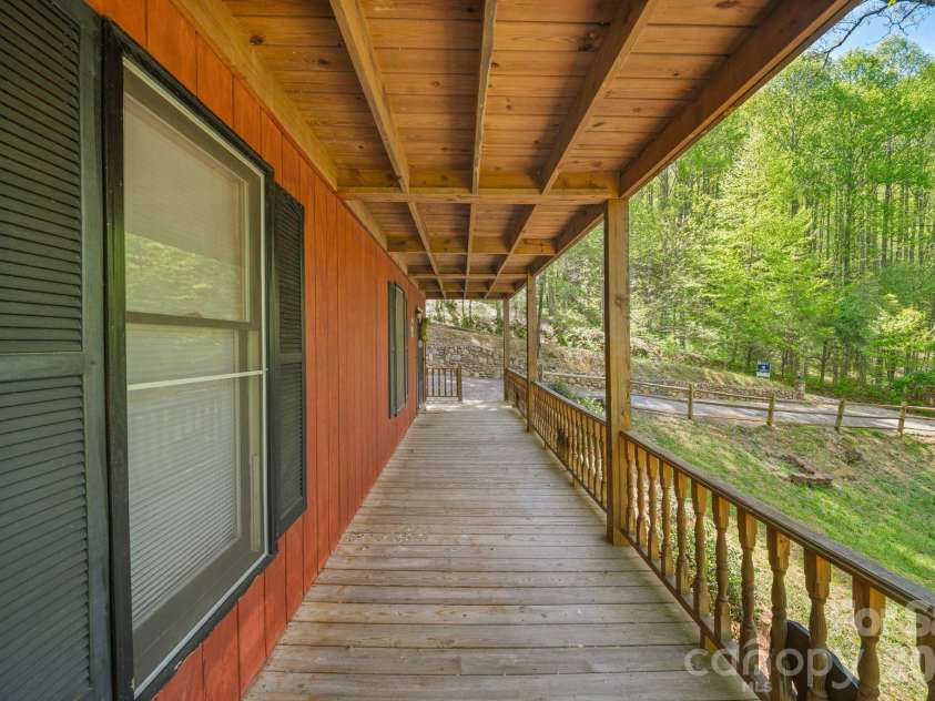 149 Greentree Lane, Canton, NC 28716.  MLS# CAR4372851, YatesRealty ID 14546. 