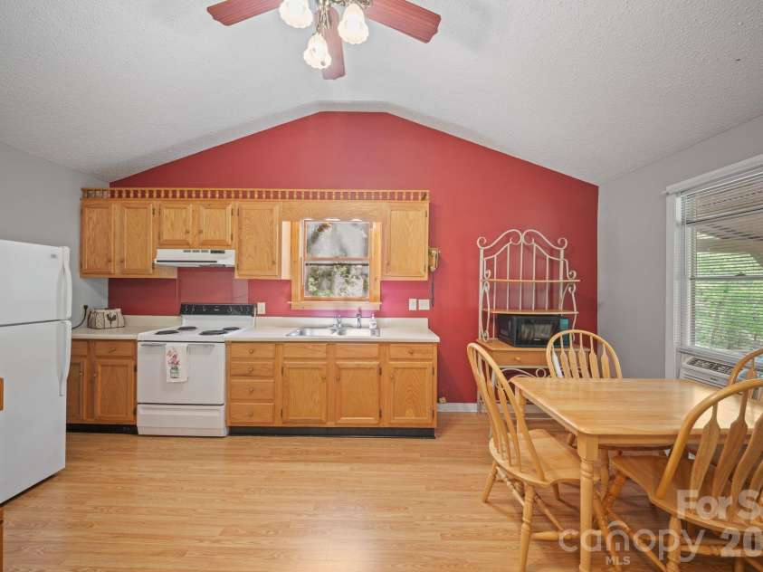 149 Greentree Lane, Canton, NC 28716.  MLS# CAR4372851, YatesRealty ID 14546. 