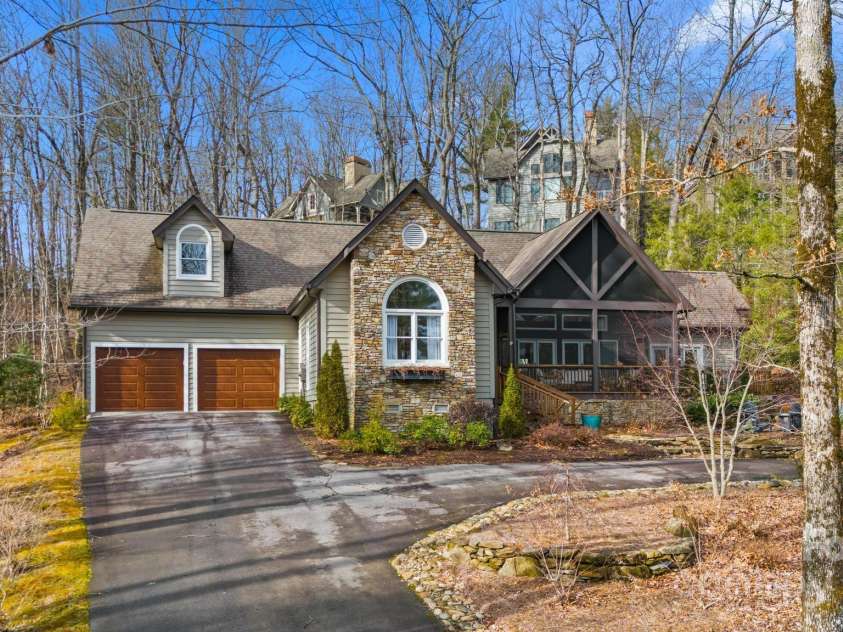 140 Lost Trail, Highlands, NC 28741.  MLS# CAR4259690, YatesRealty ID 14548. 