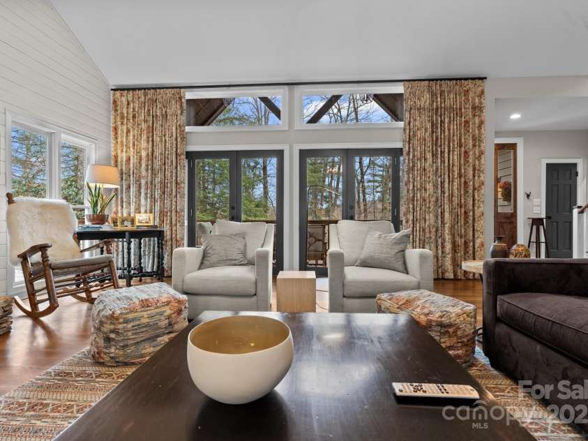 140 Lost Trail, Highlands, NC 28741.  MLS# CAR4259690, YatesRealty ID 14548. 