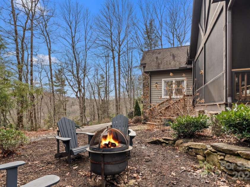 140 Lost Trail, Highlands, NC 28741.  MLS# CAR4259690, YatesRealty ID 14548. 